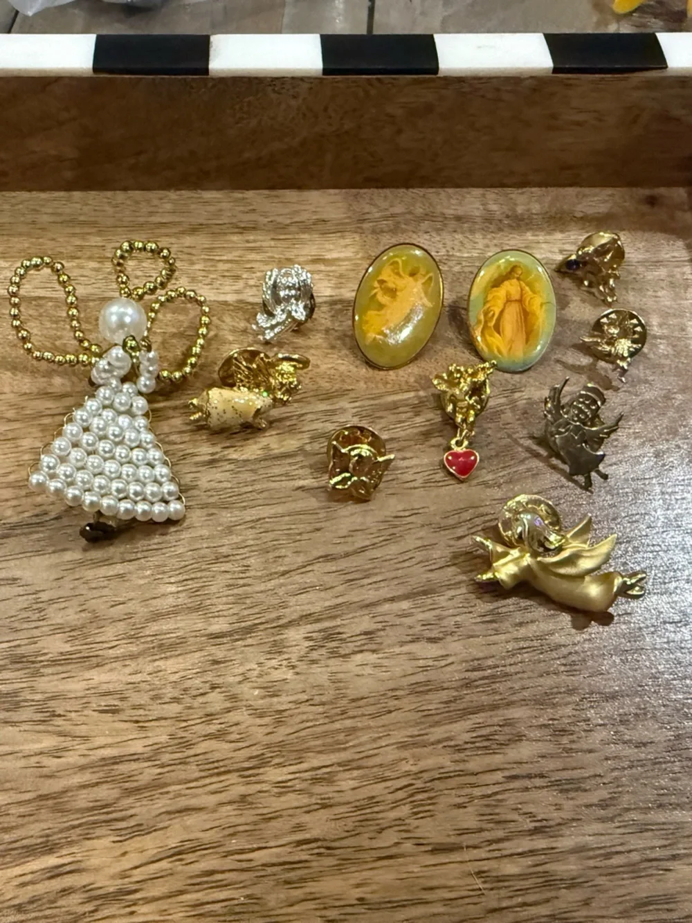 Lot of 11 Vintage Angel Pins & Brooches - Gold and Silver Tone